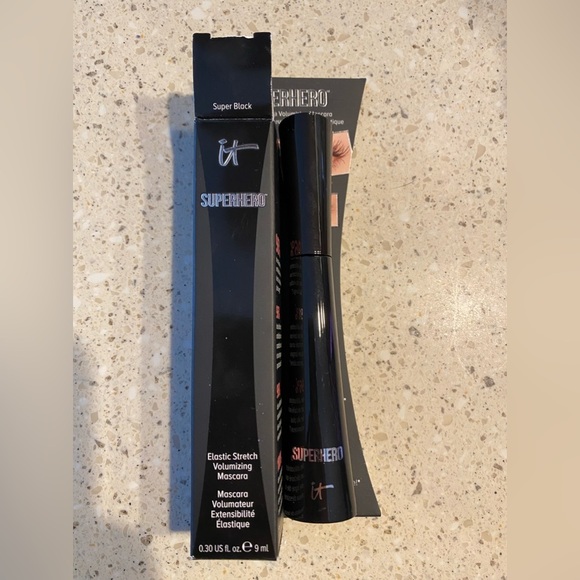 it cosmetics Other - It Cosmetics Superhero Elastic Stretch Volumizing & Lengthening Mascara